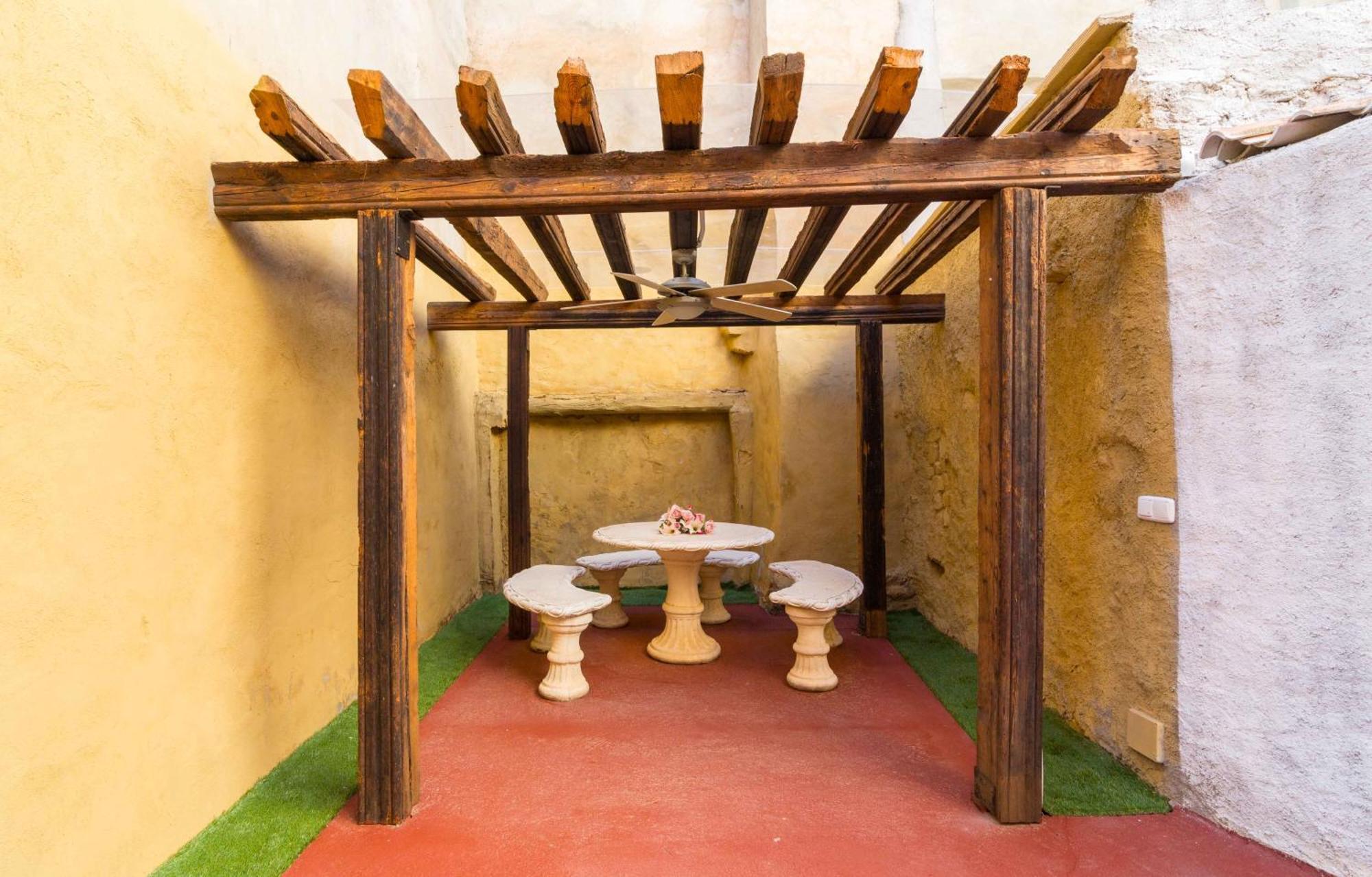 Rey Mundo Hotel Munébrega Buitenkant foto